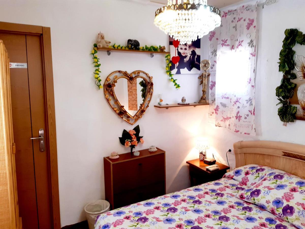 Charming House In Illar With Mountain View And Balcony Villa Kültér fotó
